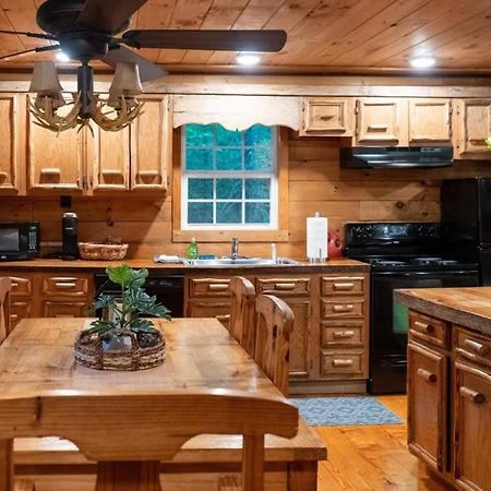 Smithville Secluded Cabin Living In This 3 Bedroom 1 Bath Cabin מראה חיצוני תמונה