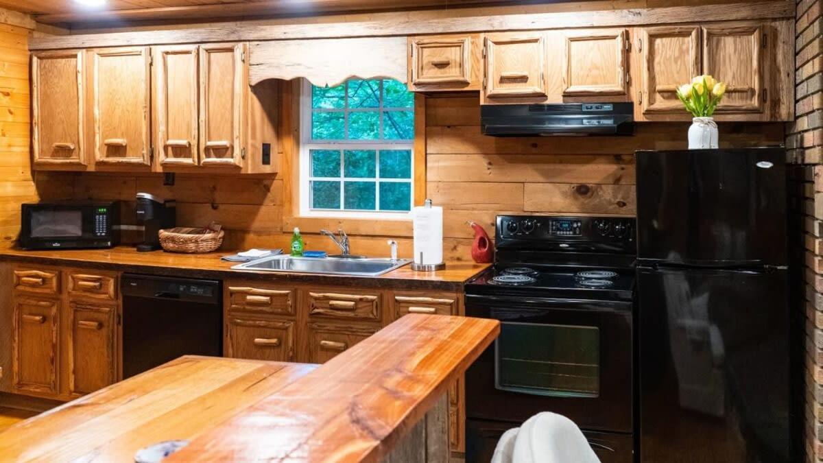 Smithville Secluded Cabin Living In This 3 Bedroom 1 Bath Cabin מראה חיצוני תמונה