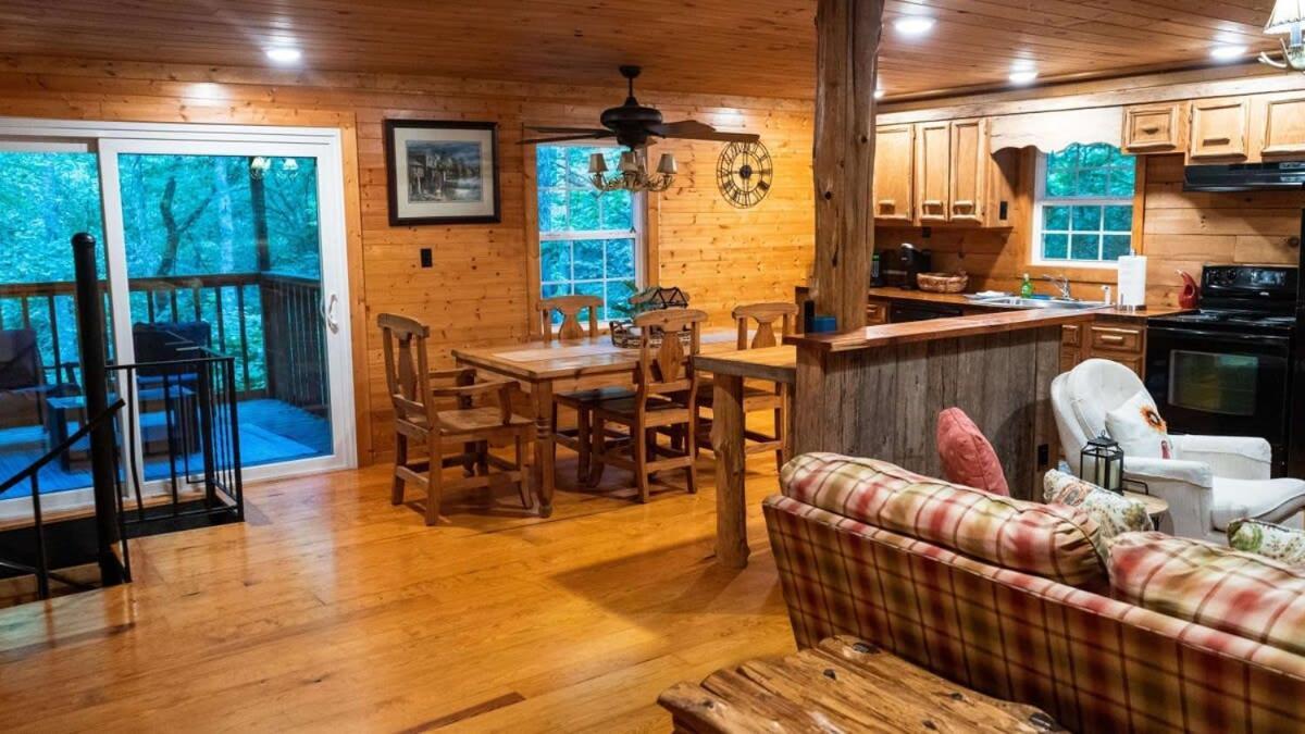 Smithville Secluded Cabin Living In This 3 Bedroom 1 Bath Cabin מראה חיצוני תמונה